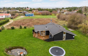 Nice Home In Glesborg With Sauna, Glesborg